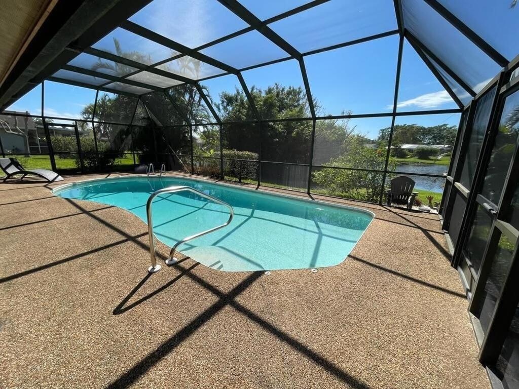 Pool Home With A New Sparkling Pool, Close To Beach, Lovely Lake View North Naples Eksteriør bilde